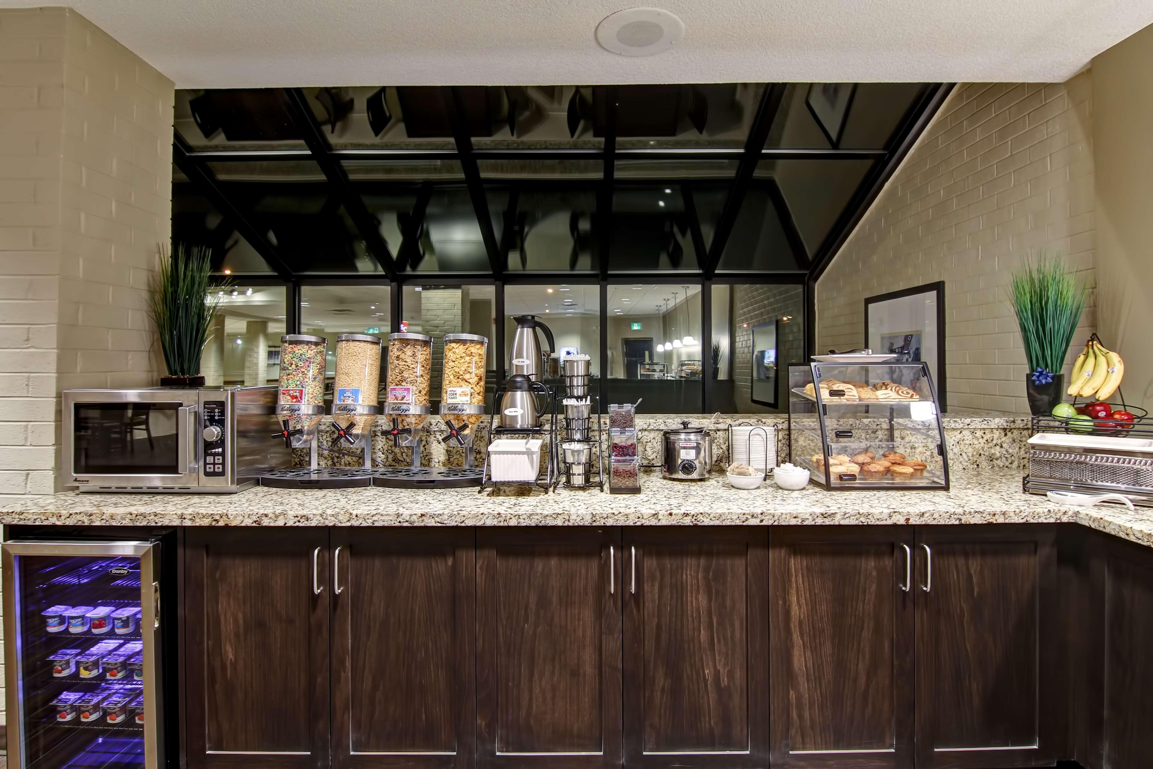 Western Airport & Hotel London